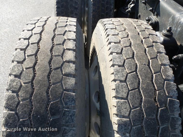 image for item H1181 2004 Kenworth W900 semi truck