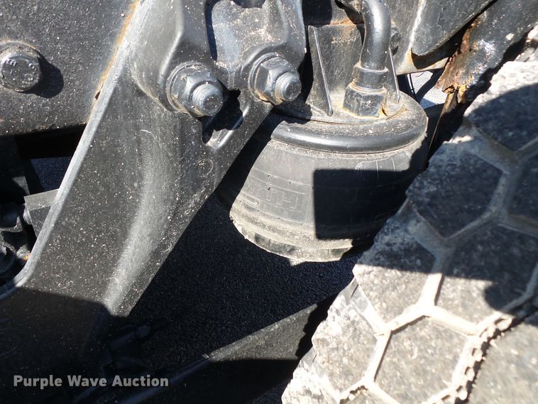 image for item H1181 2004 Kenworth W900 semi truck