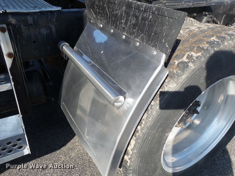 image for item H1181 2004 Kenworth W900 semi truck