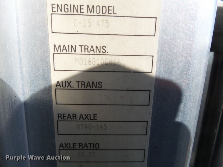 image for item H1181 2004 Kenworth W900 semi truck