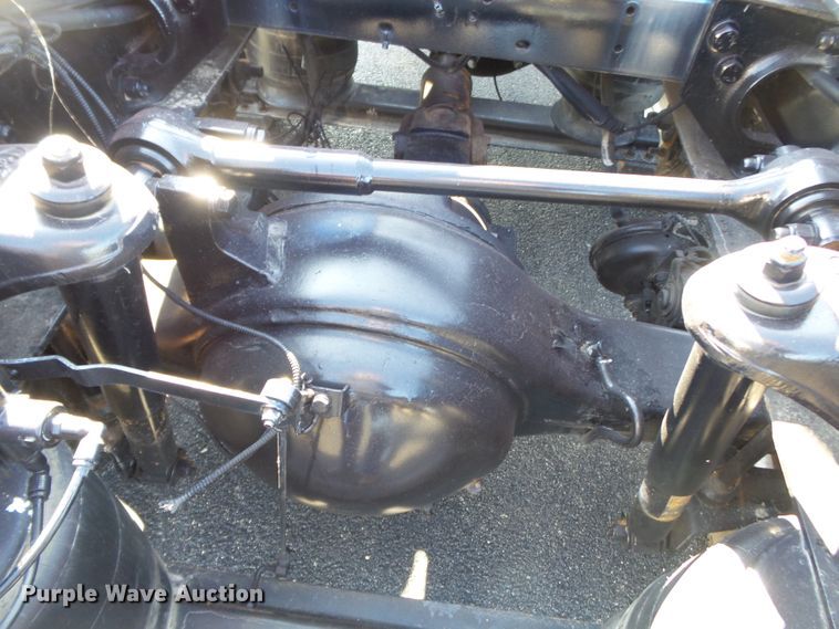 image for item H1182 2004 Peterbilt 379 semi truck