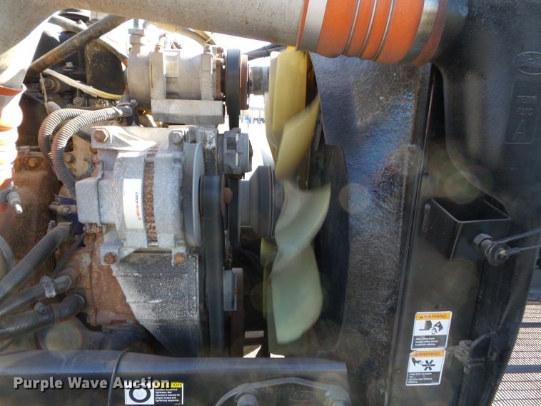 image for item H1182 2004 Peterbilt 379 semi truck