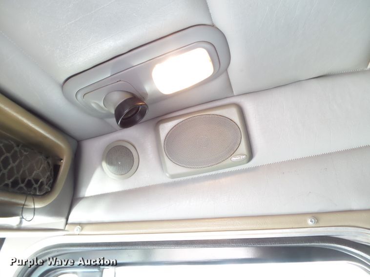 image for item H1182 2004 Peterbilt 379 semi truck