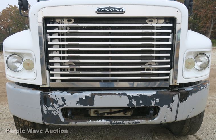 image for item DB10150 2005 Freightliner Business Class M2 roll-off container truck