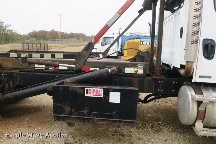 image for item DB10150 2005 Freightliner Business Class M2 roll-off container truck