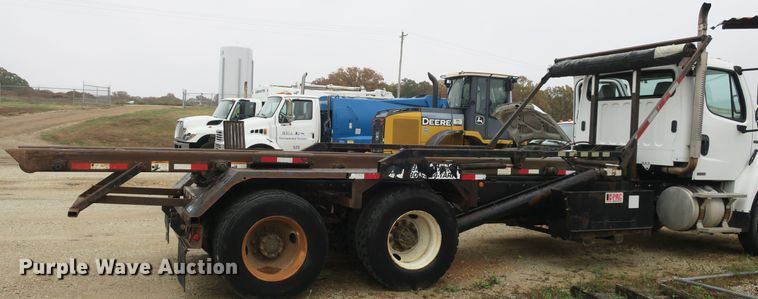 image for item DB10150 2005 Freightliner Business Class M2 roll-off container truck