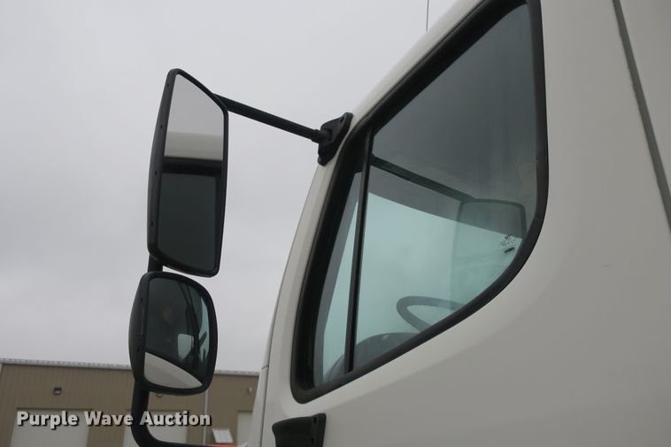 image for item DB10150 2005 Freightliner Business Class M2 roll-off container truck