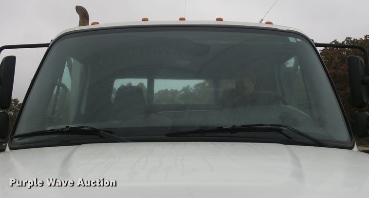 image for item DB10150 2005 Freightliner Business Class M2 roll-off container truck