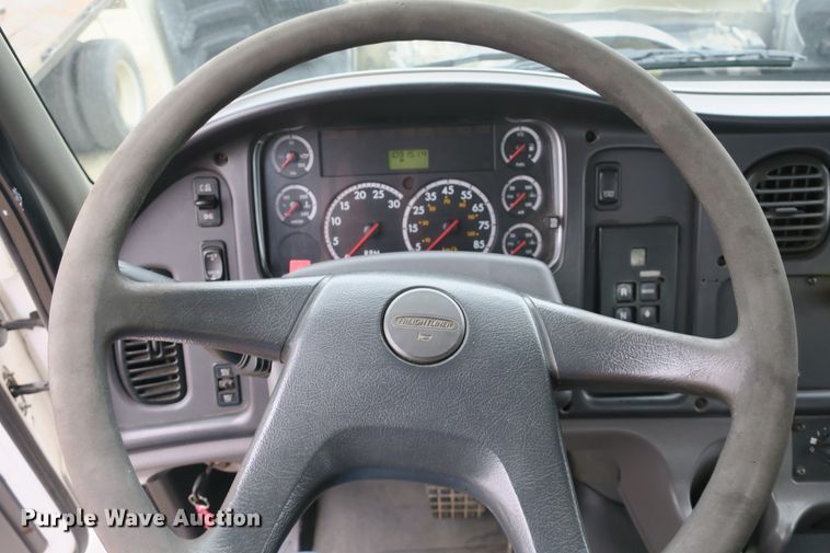 image for item DB10150 2005 Freightliner Business Class M2 roll-off container truck