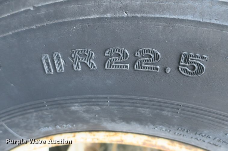 image for item DB10150 2005 Freightliner Business Class M2 roll-off container truck