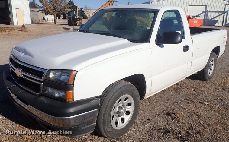 image for item DB7553 2006 Chevrolet Silverado 1500 pickup truck