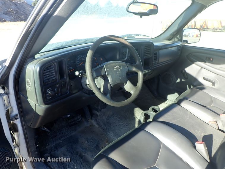 image for item DB7553 2006 Chevrolet Silverado 1500 pickup truck