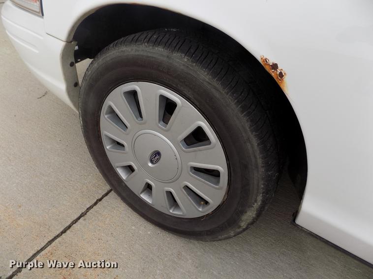 image for item DE1166 2011 Ford Crown Victoria Police Interceptor