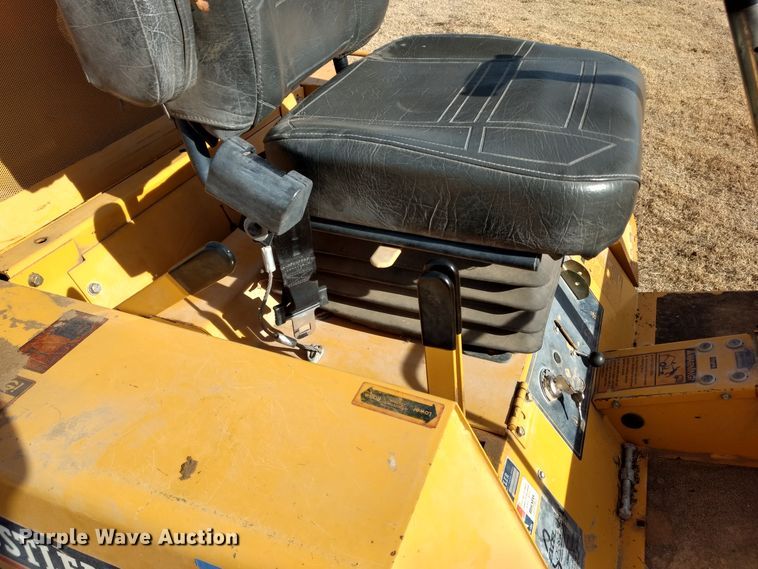 image for item DE1311 Hustler 4600 lawn mower