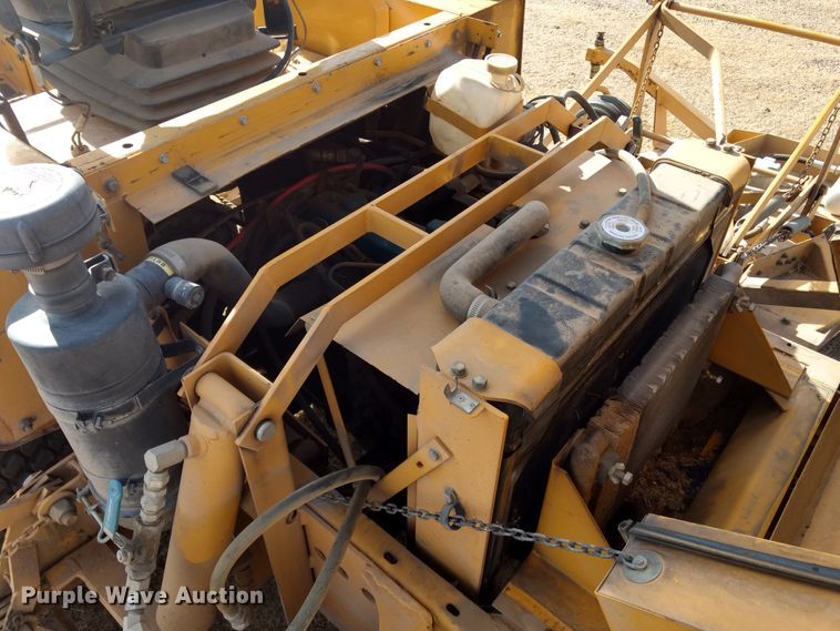 image for item DE1311 Hustler 4600 lawn mower