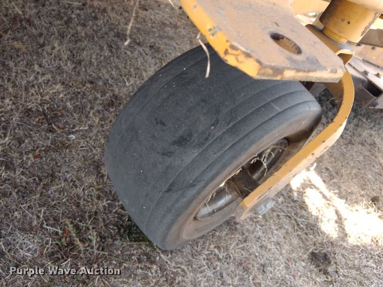 image for item DE1311 Hustler 4600 lawn mower