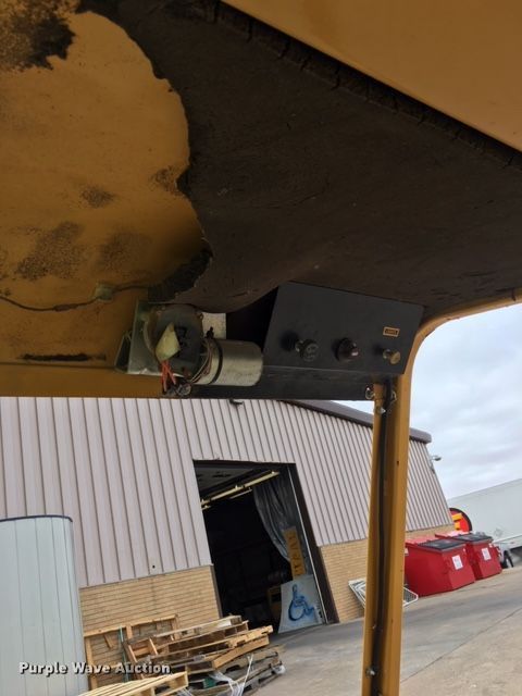 image for item DE1311 Hustler 4600 lawn mower