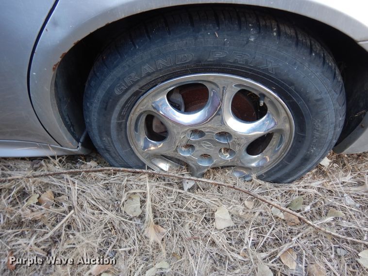 image for item DE4114 2004 Pontiac Grand Prix GT