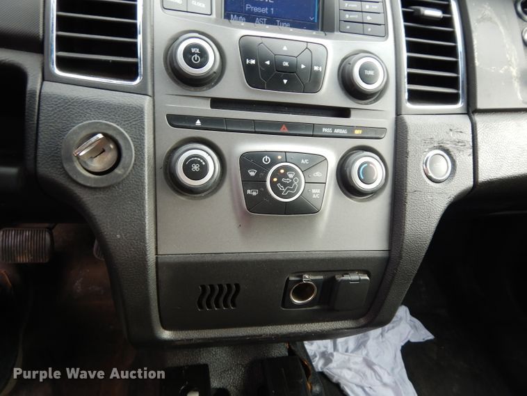 image for item DE4116 2013 Ford Taurus Police