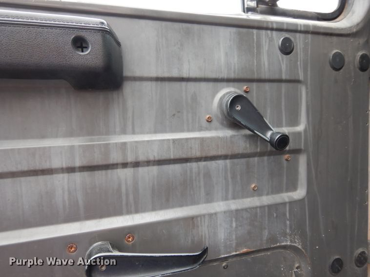 image for item DE4119 1995 International 4900 crane truck