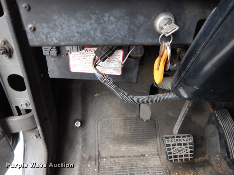 image for item DE4119 1995 International 4900 crane truck