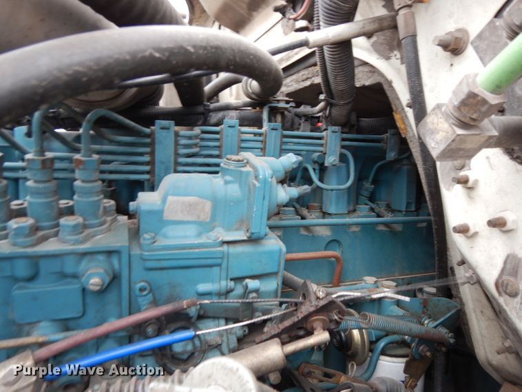 image for item DE4119 1995 International 4900 crane truck