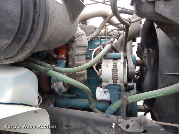 image for item DE4119 1995 International 4900 crane truck