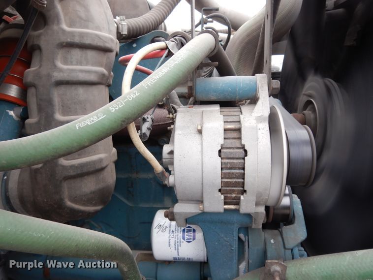 image for item DE4119 1995 International 4900 crane truck