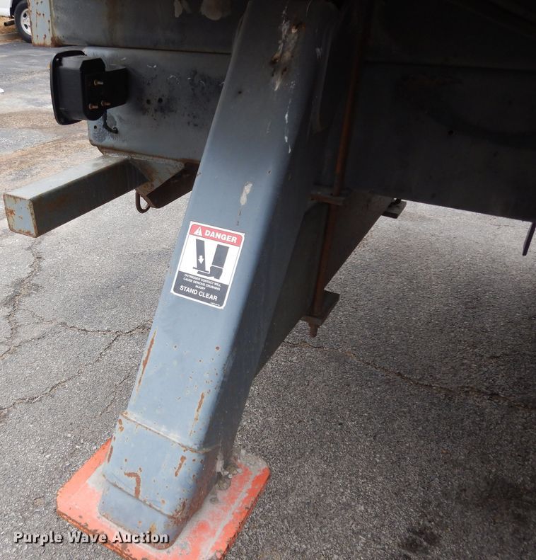 image for item DE4119 1995 International 4900 crane truck