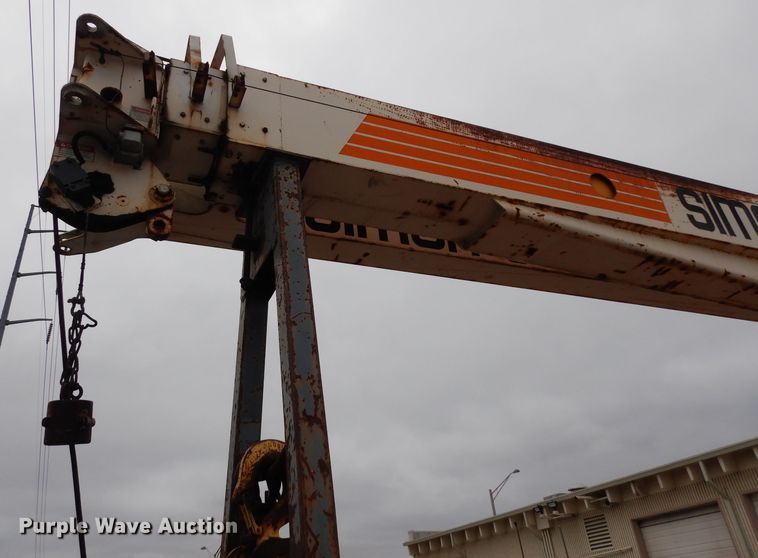 image for item DE4119 1995 International 4900 crane truck