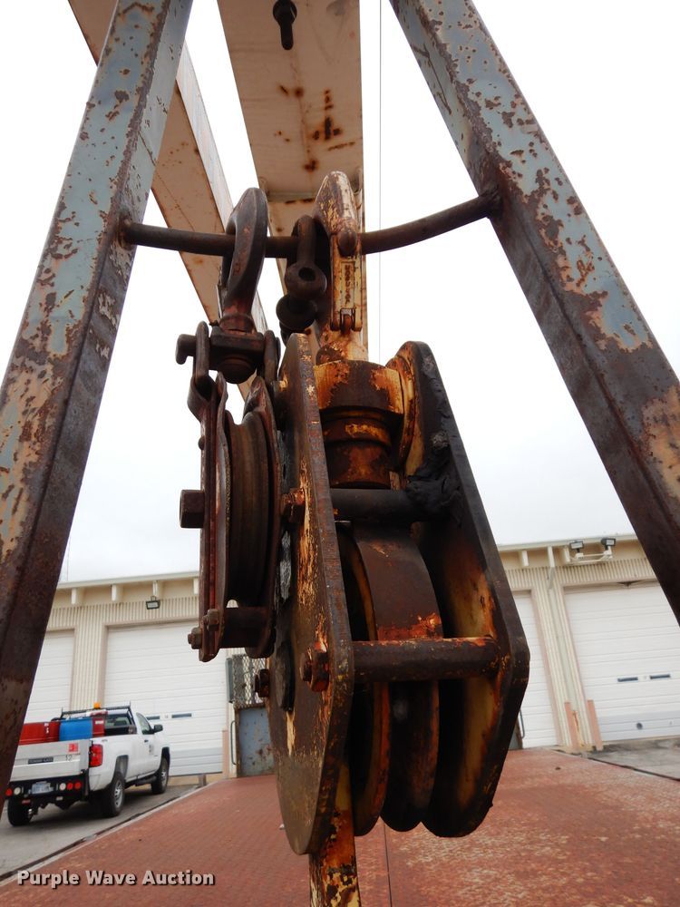 image for item DE4119 1995 International 4900 crane truck