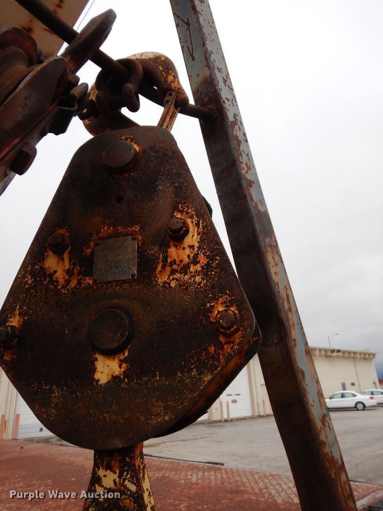 image for item DE4119 1995 International 4900 crane truck