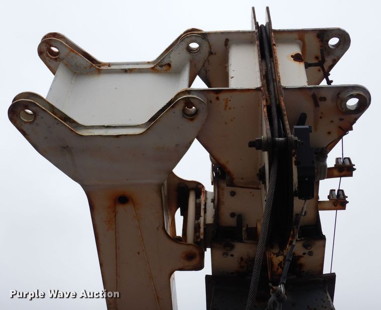 image for item DE4119 1995 International 4900 crane truck