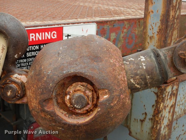 image for item DE4119 1995 International 4900 crane truck