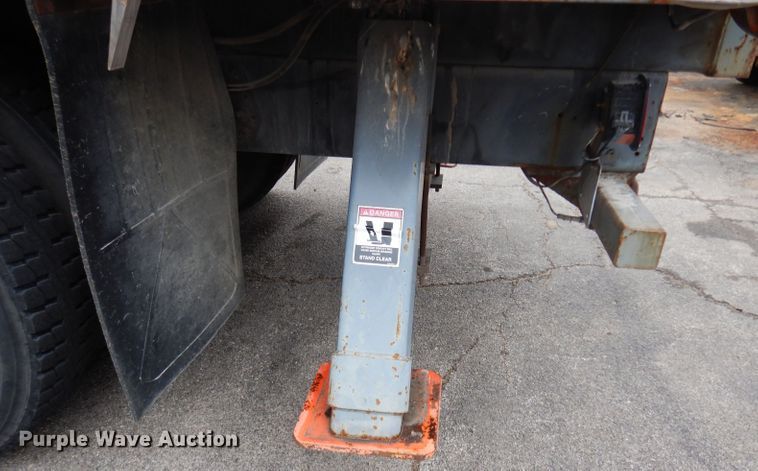 image for item DE4119 1995 International 4900 crane truck