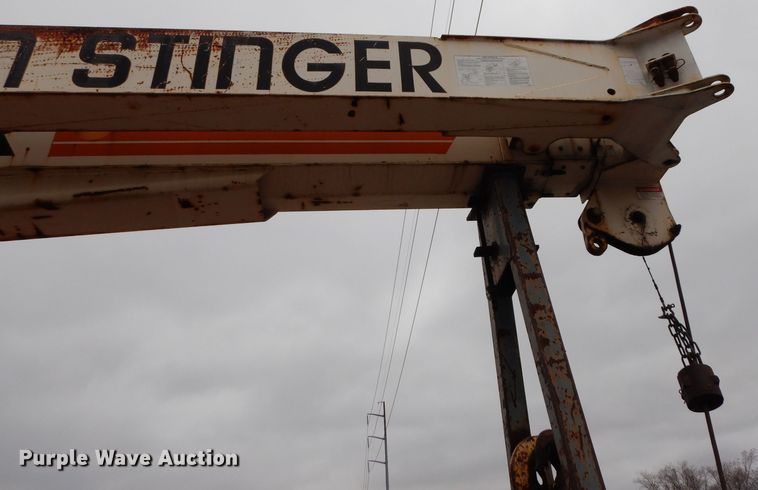 image for item DE4119 1995 International 4900 crane truck