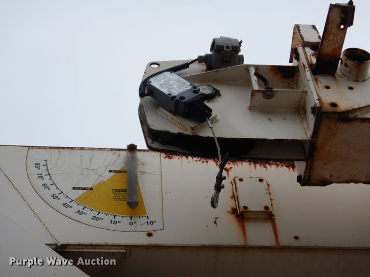 image for item DE4119 1995 International 4900 crane truck