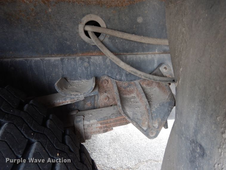 image for item DE4119 1995 International 4900 crane truck