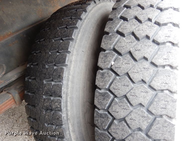 image for item DE4119 1995 International 4900 crane truck