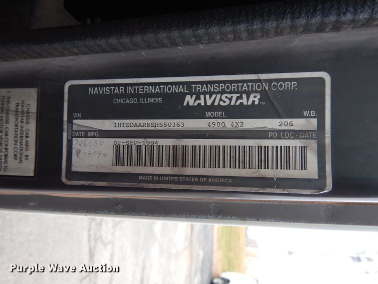 image for item DE4119 1995 International 4900 crane truck