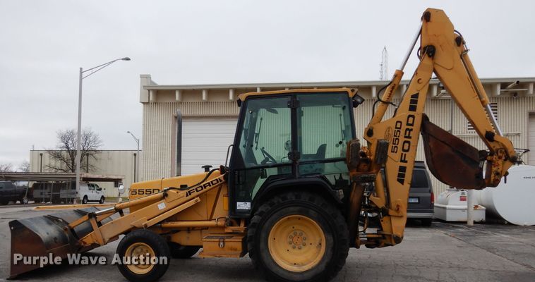 image for item DE4121 Ford 555D backhoe