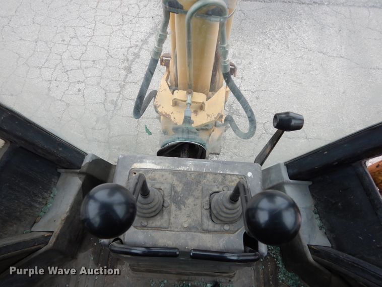 image for item DE4121 Ford 555D backhoe