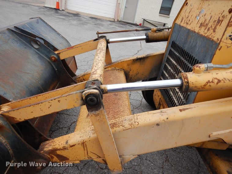 image for item DE4121 Ford 555D backhoe