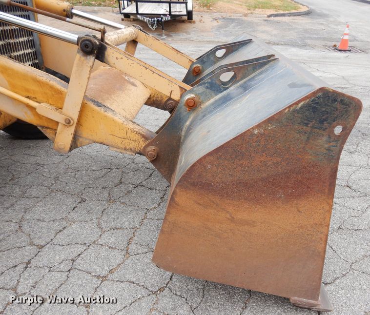 image for item DE4121 Ford 555D backhoe