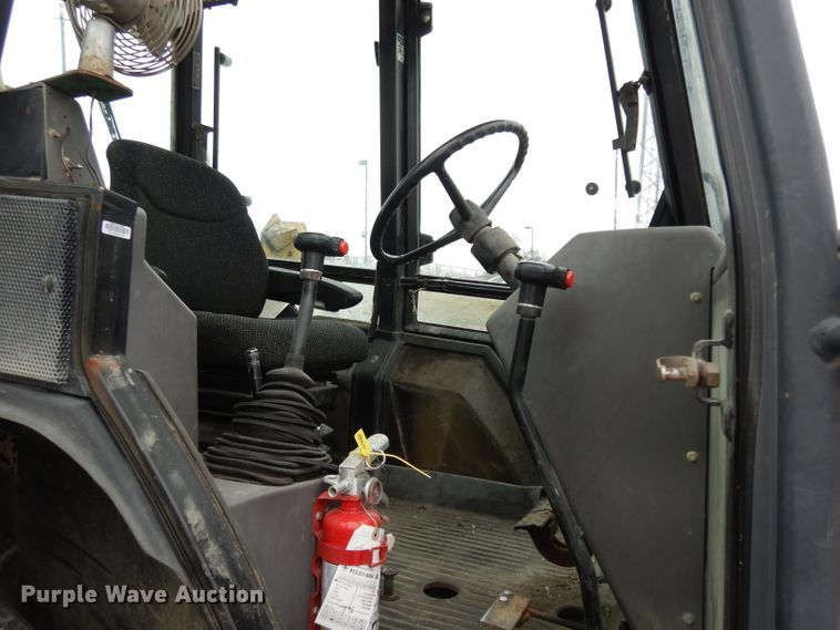 image for item DE4121 Ford 555D backhoe