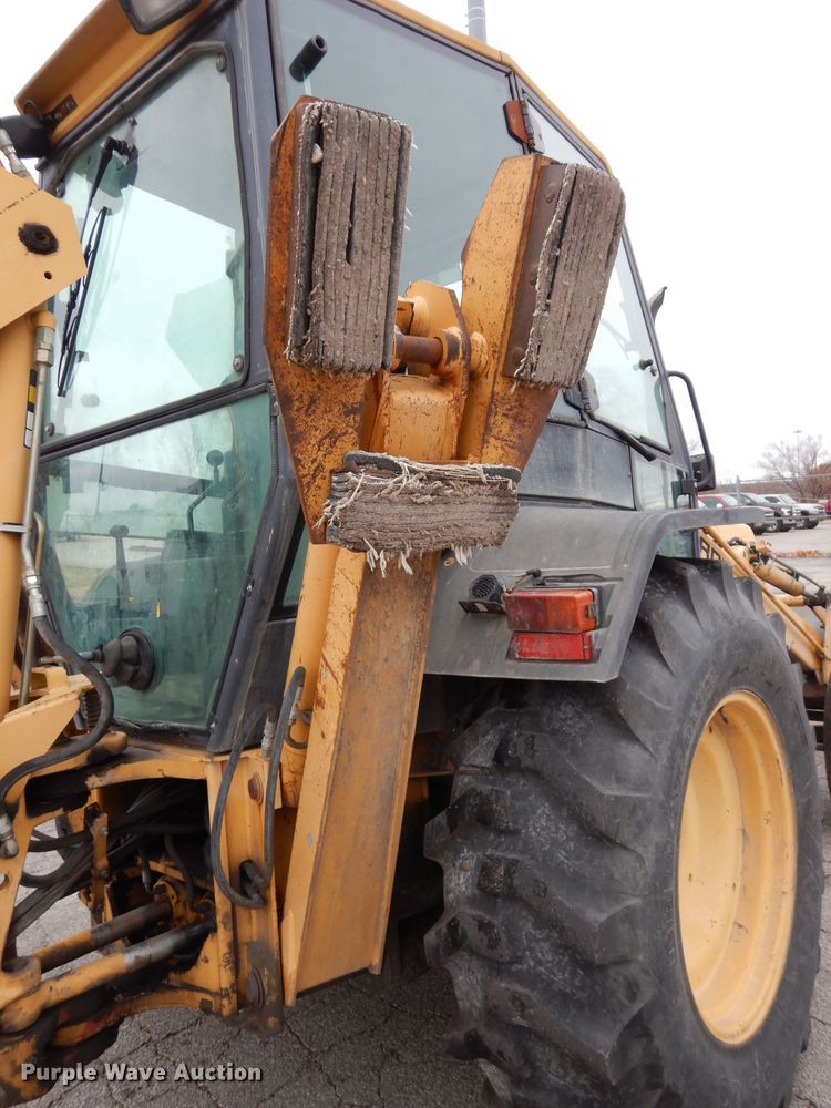 image for item DE4121 Ford 555D backhoe