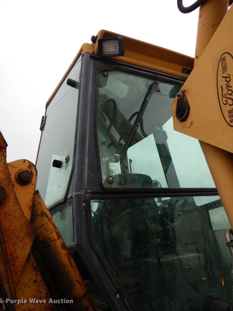 image for item DE4121 Ford 555D backhoe