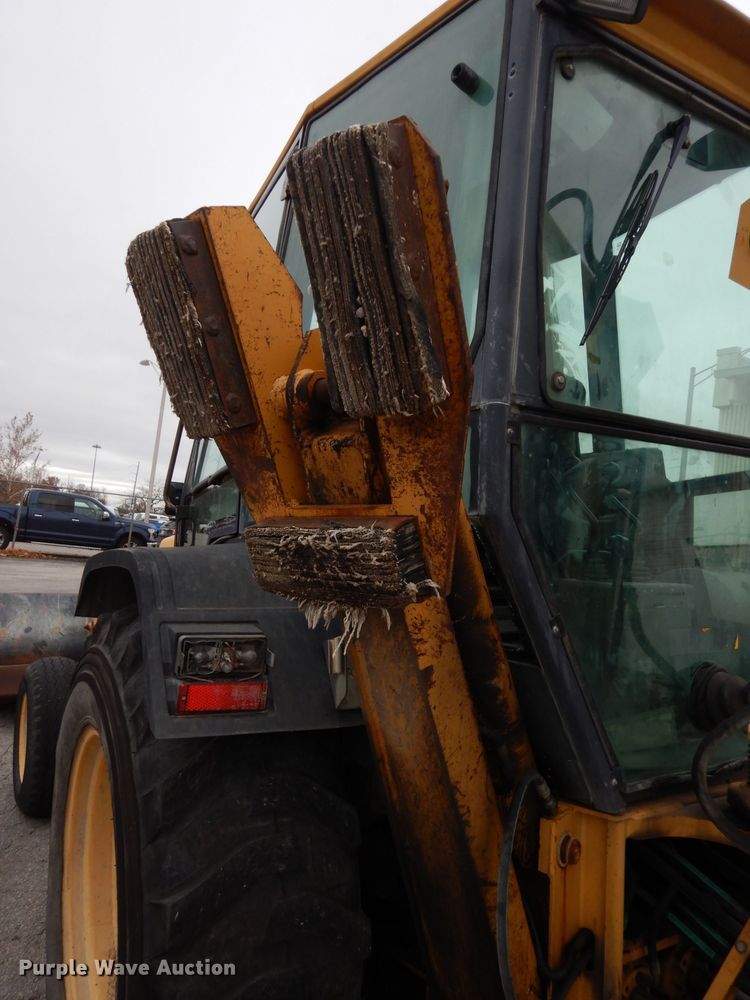 image for item DE4121 Ford 555D backhoe