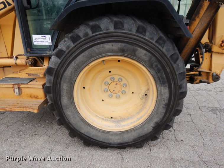 image for item DE4121 Ford 555D backhoe