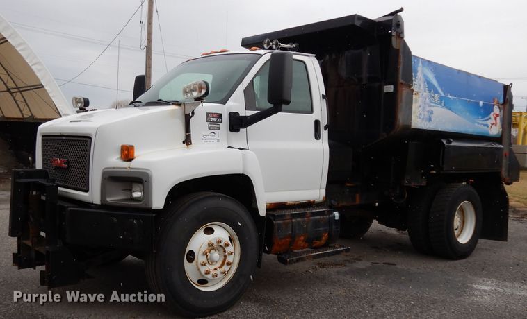 image for item DE4129 2004 GMC 7500 dump truck